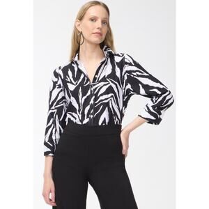 NWT Chicos No Iron Stretch 3/4 Sleeve Zebra Button Front Shirt Size 3